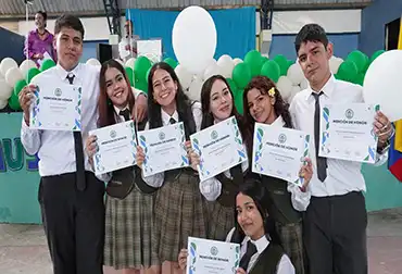 Izada de Bandera y Clausura 2025